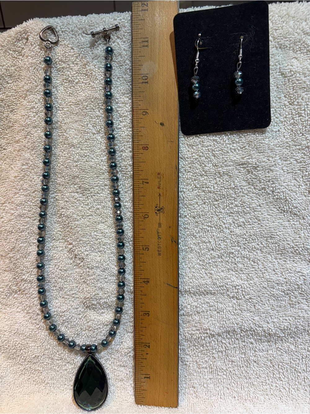 Emerald Green Necklace & Earrings.  NWOT
